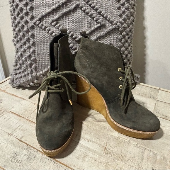 ❤️Tory Burch Vicki Olive Wedge Booties-Sz 10.5 - Picture 1 of 5